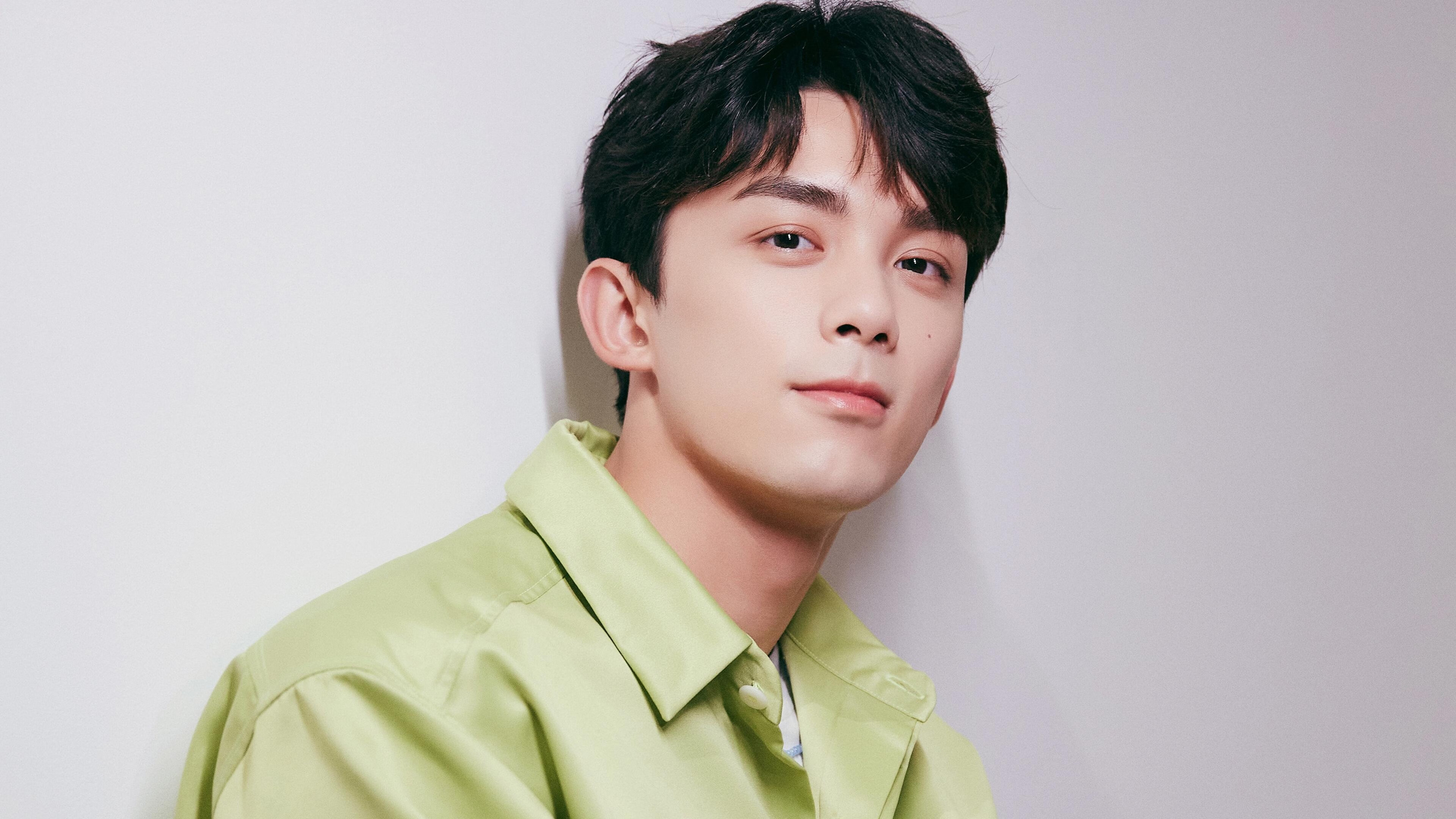 “腰旗式美式橄榄球：竞技新趋势在成都七中东部赛场燃爆”