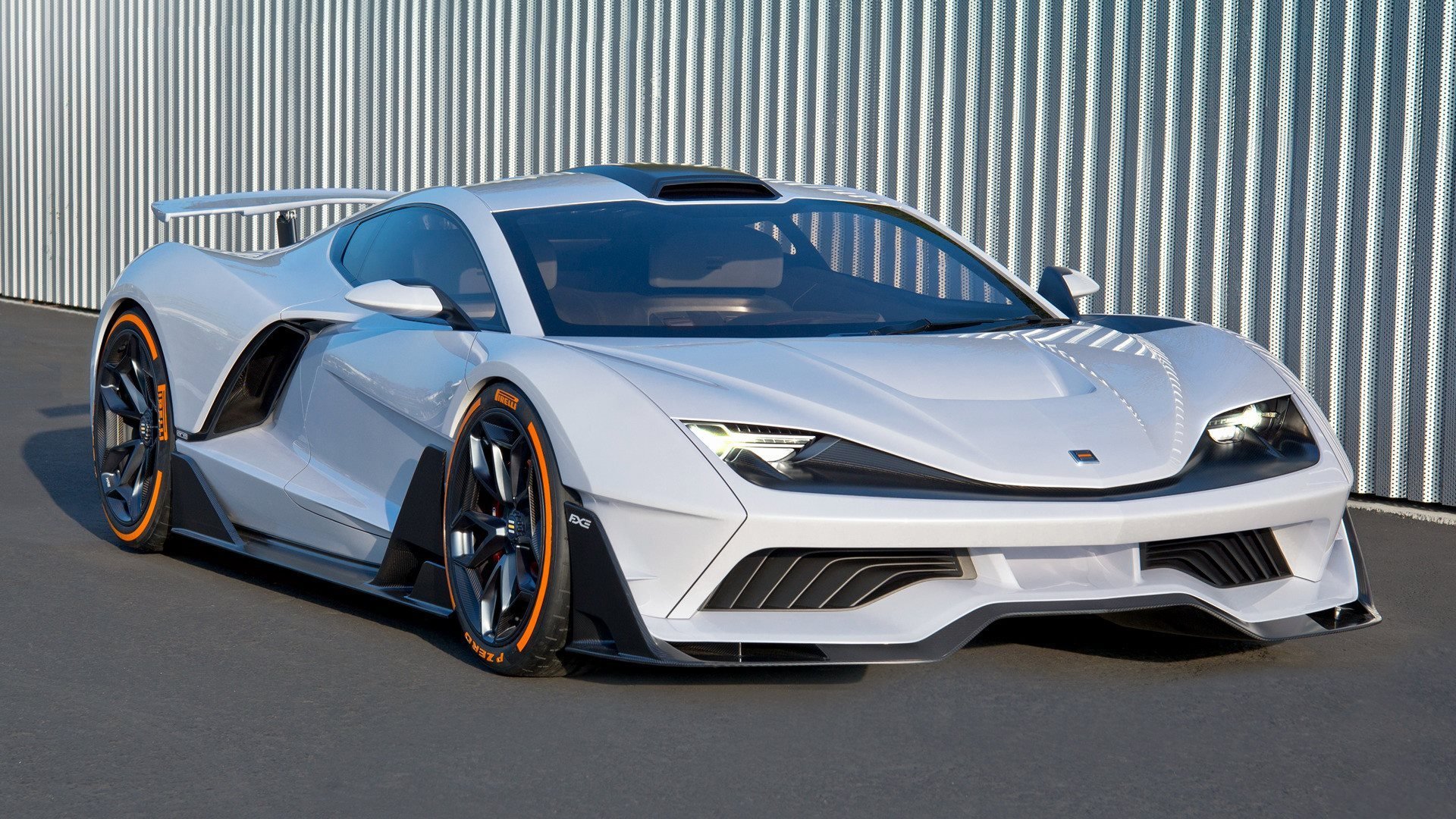 “腰旗式美式橄榄球：竞技新趋势在成都七中东部赛场燃爆”