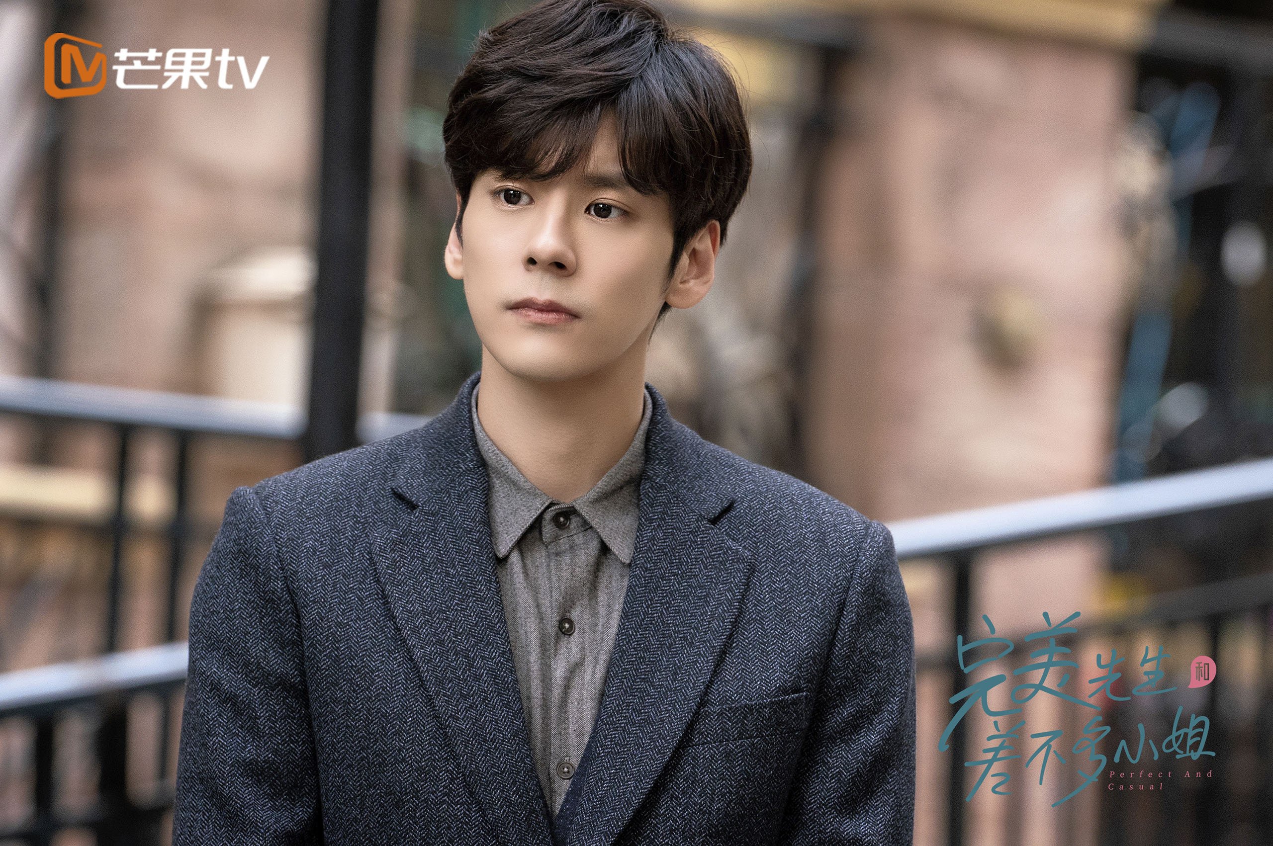 德美日蛙泳转身动作对比，蛙泳比赛转身视频