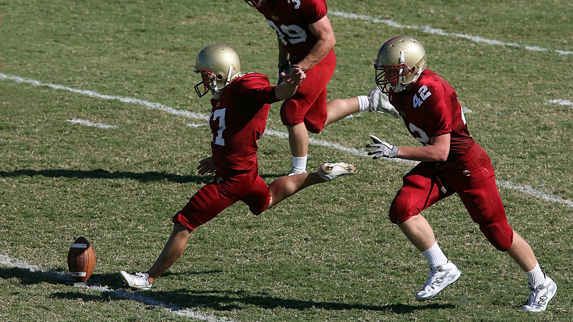 曼联在主场爆冷战胜劲敌，积分榜上升新高度